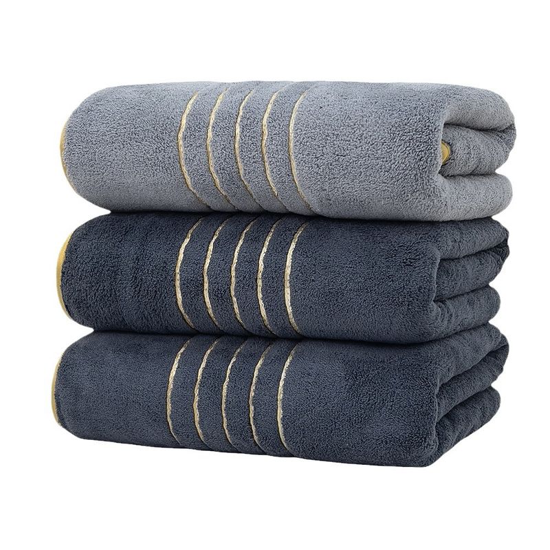 Lot de trois serviettes de bain en molleton corail finement tissé, plus douces et plus absorbantes que les serviettes de bain en pur coton_voghion.com