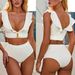 Ensemble bikini col V pour femme avec boucles métalliques et volants - Bas de bikini triangle taille haute et haut push-up - Maillots de bain blancs pour la plage et la piscine_voghion.com