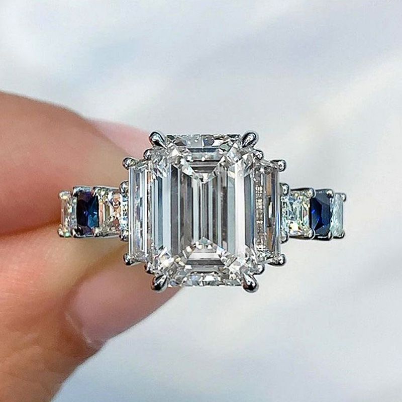 Anello in zircone brillante di Cao Shi per donna Anello in zircone con taglio principessa alla moda da donna_voghion.com
