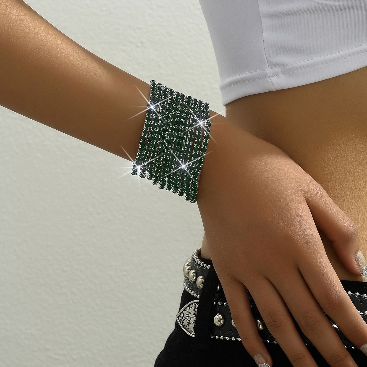 Bracciale da donna con catena elastica a griffe, zirconi e strass, tempestato di diamanti e diamanti colorati (10 pezzi)_voghion.com