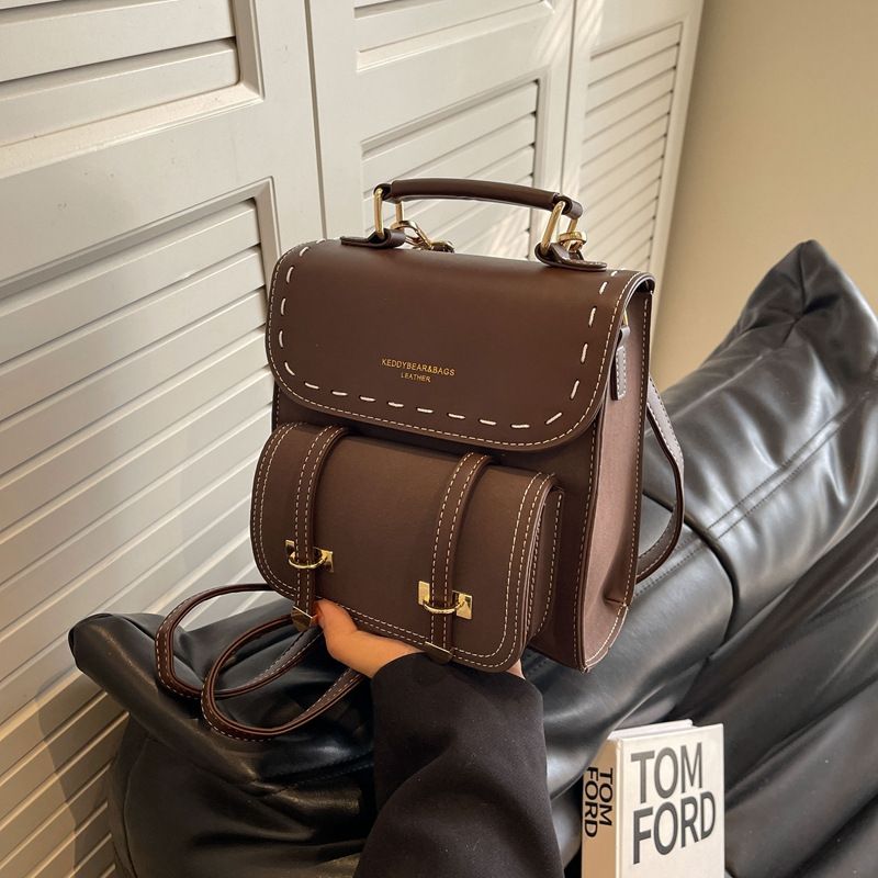 Europäischer und amerikanischer Retro-Rucksack 2024, lässiges Nischendesign, strukturierte Schulter-Umhängetasche, kontrastfarbene Taschen, Damentasche_voghion.com