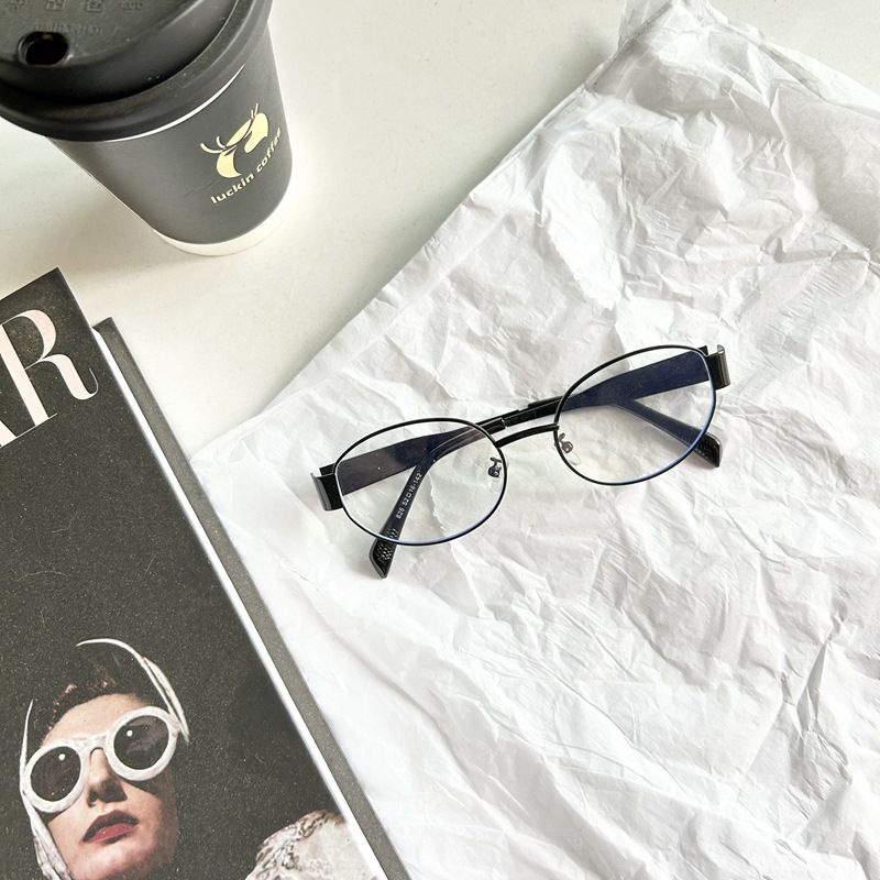 Cornice per specchio ovale in filigrana d'oro, purezza, quadrato, rotondo, superficie di alta qualità, senso di piatto, semplice, forma concava._voghion.com