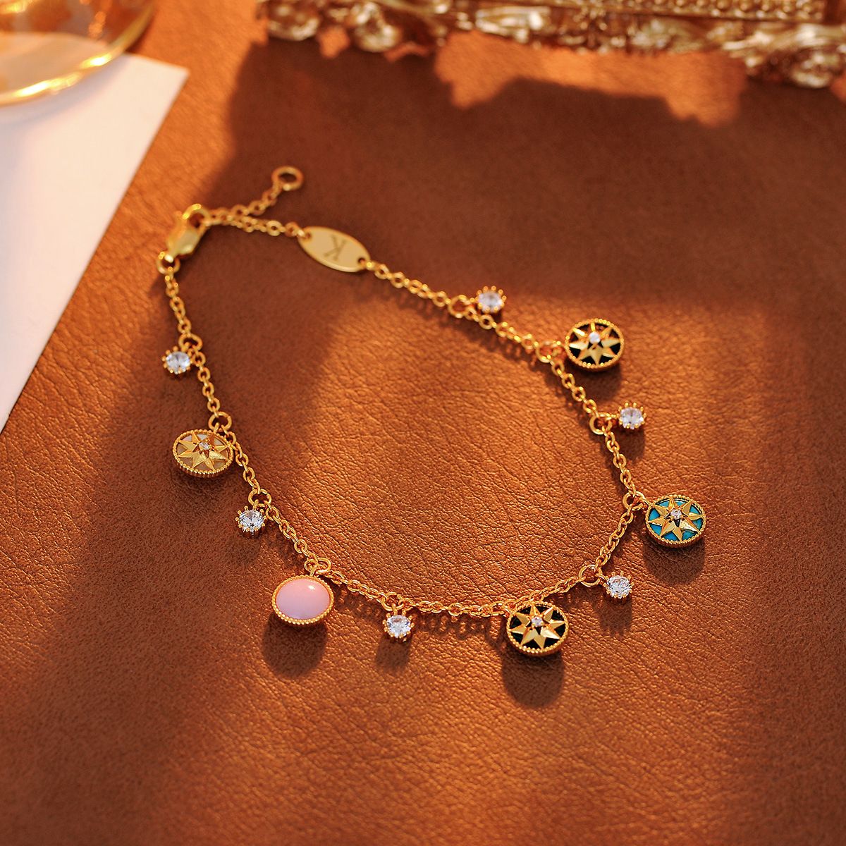 Damenarmband Kompass Achtzackiger Stern Naturweiß Perlmutt Achat Leichtes Luxus Nischendesign Gemischtes und mehrlagiges Armband_voghion.com