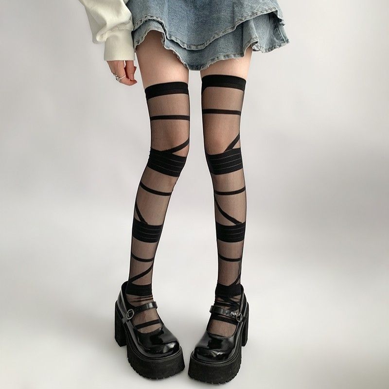 Y2K Subculture Black And White Bandage Long Tube Hot Girl Lolita Tie-Up Slouch Over-the-Knee Socks For Women_voghion.com