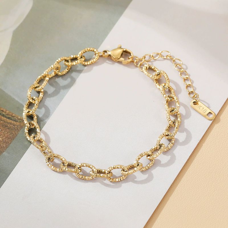 Fashion Titanium Steel New Patterned Thick Chain Elegant Versatile Bracelet For Women Light Luxury Personality Commuting_voghion.com