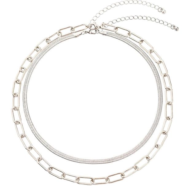 Blogger di moda, la stessa collana con graffetta, semplice, stile freddo, accessori con catena a forma di serpente e osso_voghion.com