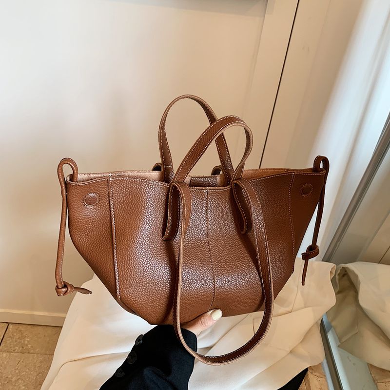 2024 French wing lychee patterned trendy tote bag, large capacity car stitching handbag, commuting shoulder bag_voghion.com
