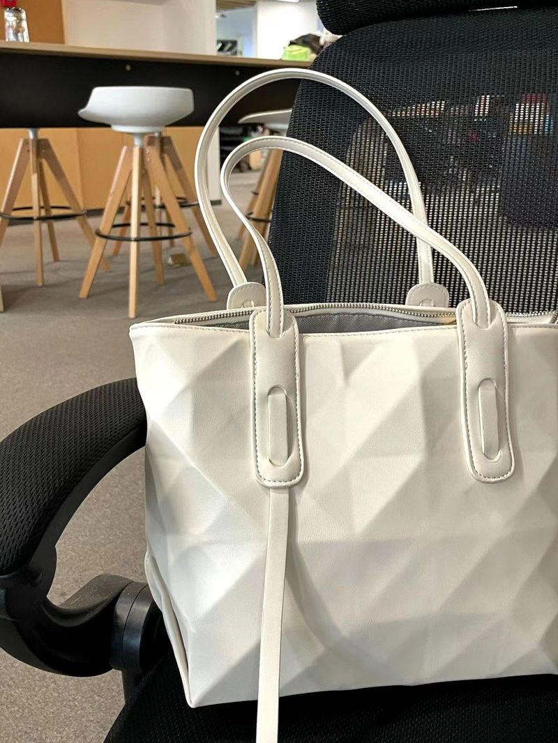 Design a basso profilo, borsa semplice e di grande capacità, nuova borsa Tote Geometry Commuter Handheld Large del 2024, tracolla singola_voghion.com