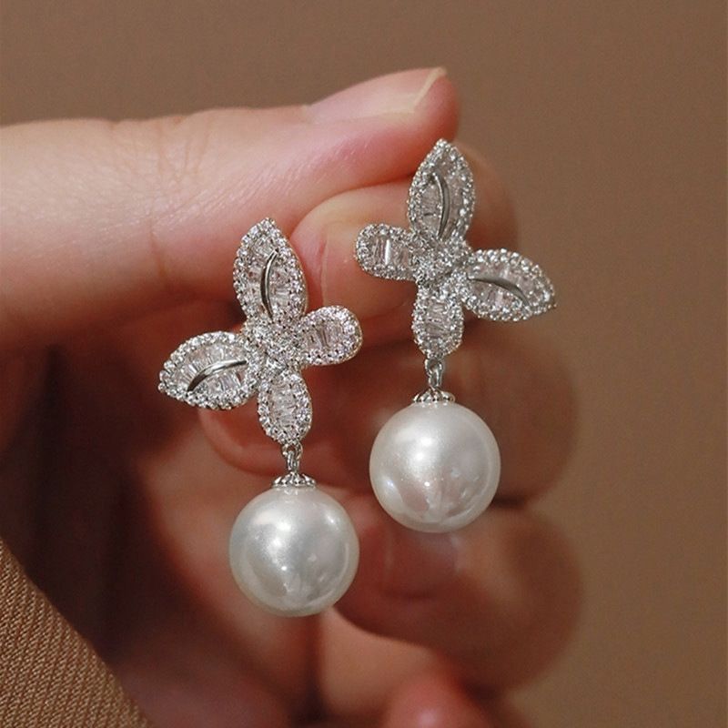 Orecchini eleganti alla moda con perle di zircone intarsiate a farfalla Cao Shi per le donne, in stile giapponese e coreano alla moda._voghion.com