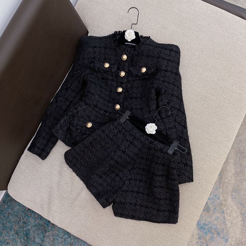 Completo da donna in due pezzi con giacca corta in tweed di seta bianca brillante_voghion.com