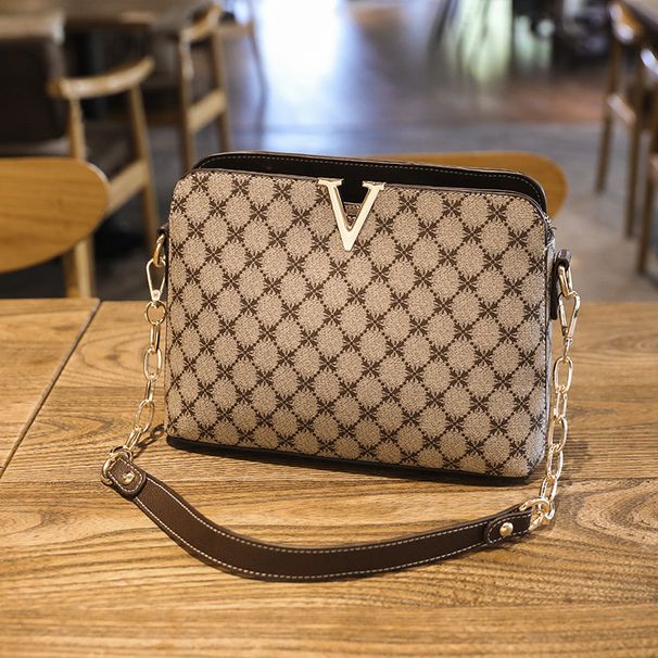 Women's Bags small bag spring and summer new women's bag printed hand held single shoulder shell bag V shaped retro women's bag_voghion.com