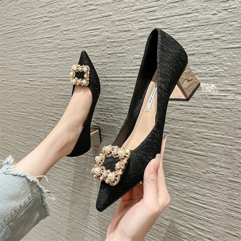 Pompen 2022 Nieuwe Parel Diamant Gesp Puntschoen Mode Hoge Hakken Zomer Designer Schoenen Bruiloft Merk Vrouw Schoen_voghion.com