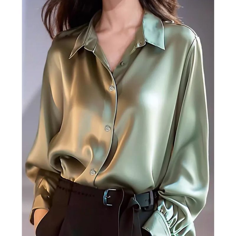 Camicia in raso di acetato verde di alta qualità, tinta unita, drappeggiata, unica nel suo genere, da donna_voghion.com