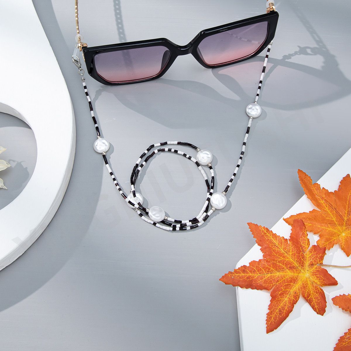 Catena per occhiali iridescente in cristallo acrilico alla moda per donna, elegante cinturino anti-smarrimento per maschera_voghion.com