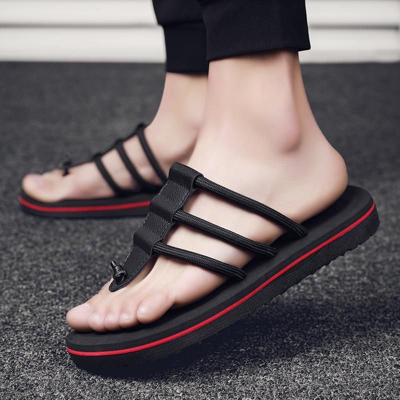 Wearing anti slip casual oversized beach sandals with soft soles for summer outings_voghion.com