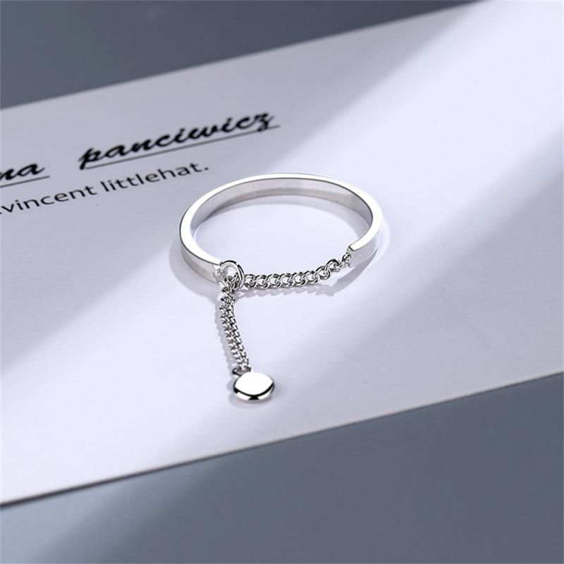 2025 Nuovi arrivi Materiale in rame resistente regolabile, anello da donna, accessorio popolare, catena ad anello universale alla moda_voghion.com
