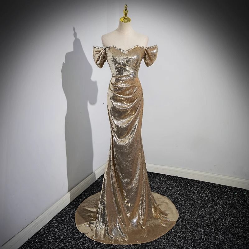 Damenbekleidung Goldenes Abendkleid High-End-Host One-Shoulder-Trailing-Pailletten Schöne Stimme Solo Vocal Art Prüfungskleid_voghion.com