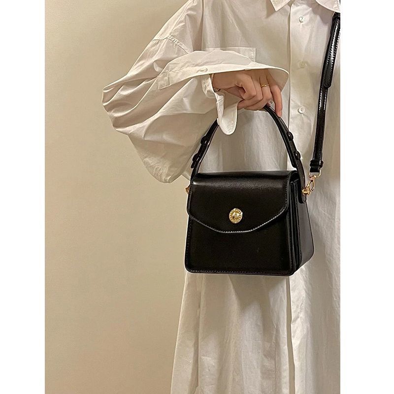 Schicke Designer-Umhängetaschen für Damen – Elegante Umhängetasche mit Klappe für Damen, modische Clutch für Hochzeiten, leicht für_voghion.com