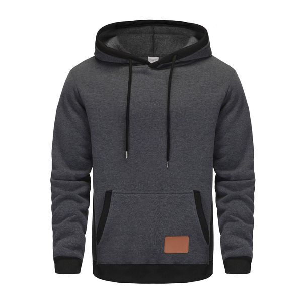 Új, menő férfi kapucnis pulóver, színes blokkokkal, sapkacímkével és menetes húzózsinórral._voghion.com