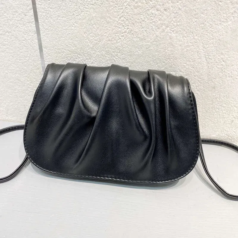 for Women New Small Square Autumn Winter Dumpling Commuting Black Crossbody Handheld Underarm Bag_voghion.com