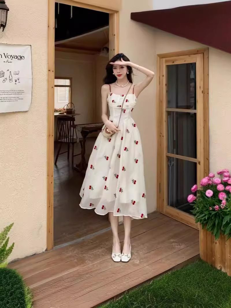 Vêtements grande taille pour femmes rondes, bretelles florales françaises, printemps-été, amincissants, blanc, pause thé, niche, base longue_voghion.com