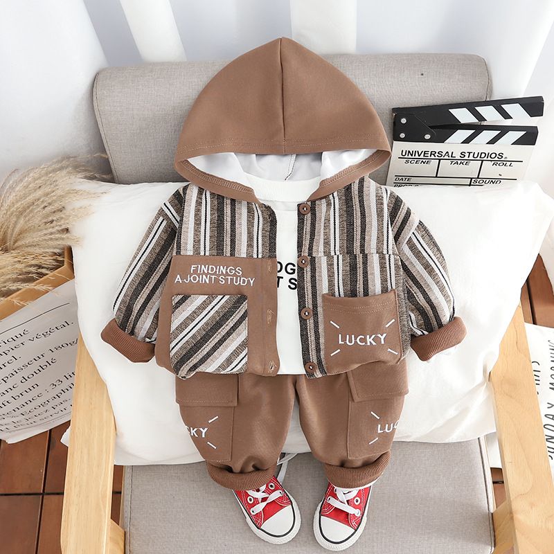 Koreaanse versie van jongensmeisjes kinderarbeid 2024 nieuwe baby straatbombardement knappe en modieuze casual outfit drie_voghion.com