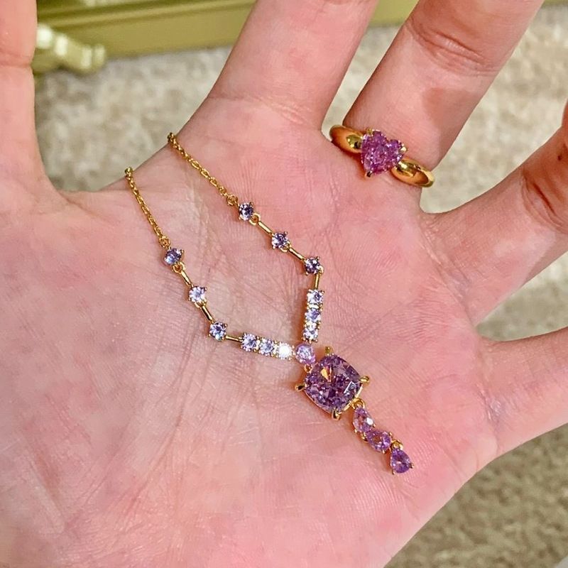 Collier Rtal entièrement en diamant violet carré en zircon avec pompon et chaîne de clavicule pour femme_voghion.com