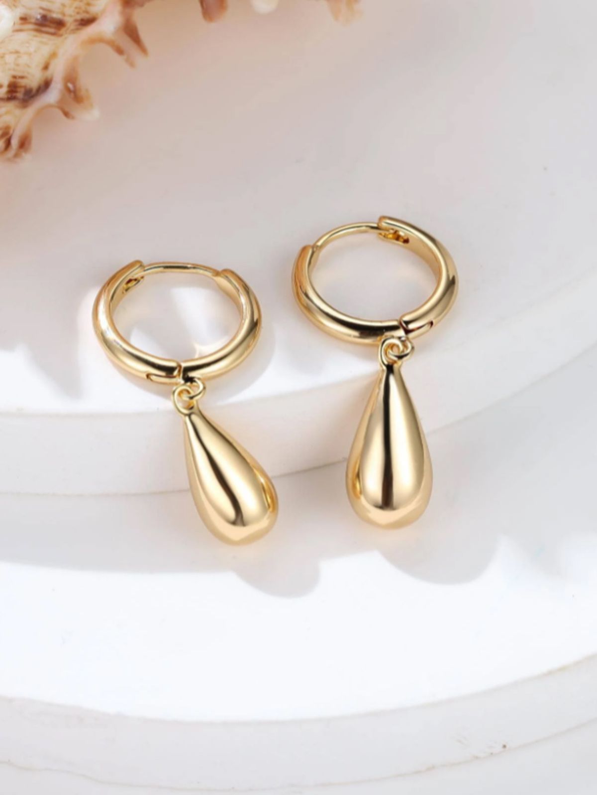 Retro Simple Water Drop Pendant Earrings Temperament Fashionable Women's Earrings Earrings_voghion.com