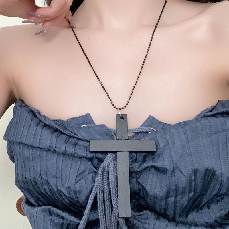 Collana con ciondolo a croce in legno, semplice, di alta qualità, girocollo, versatile, con catena per clavicola scura._voghion.com