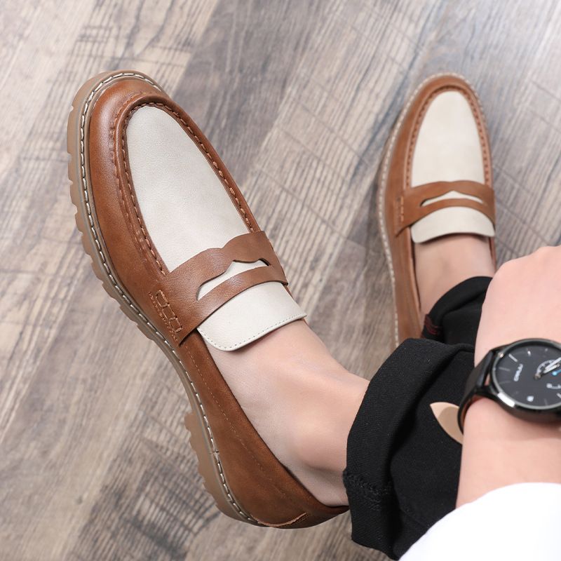 Zapatos de cuero pequeños informales de negocios para hombres de tendencia retro, mocasines holgados sin cordones_voghion.com