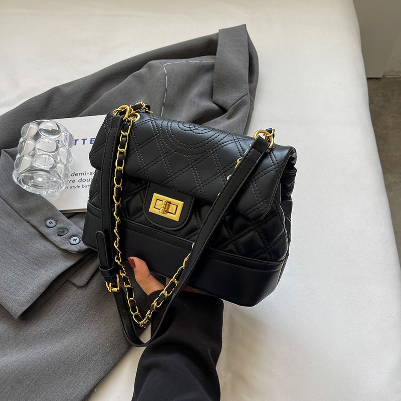 Nischendesign Stickgarntasche 2024 Sommer Neue Damentasche Beliebte Modekette Umhängetasche Schultertasche_voghion.com