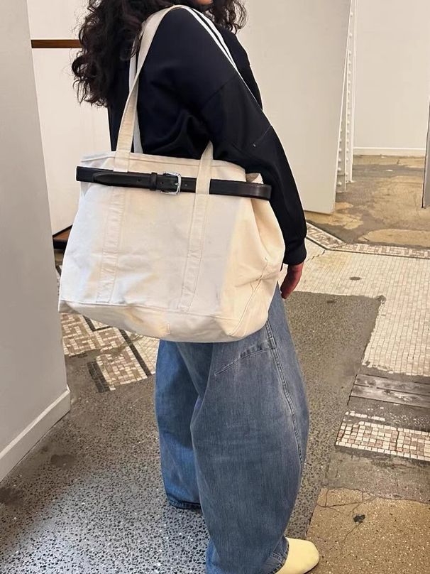 2025 New Network Celebrities With The Same Models Of Fashion Wild Splicing Canvas Casual Belt Handheld Design Shoulder Bag Commuting_voghion.com