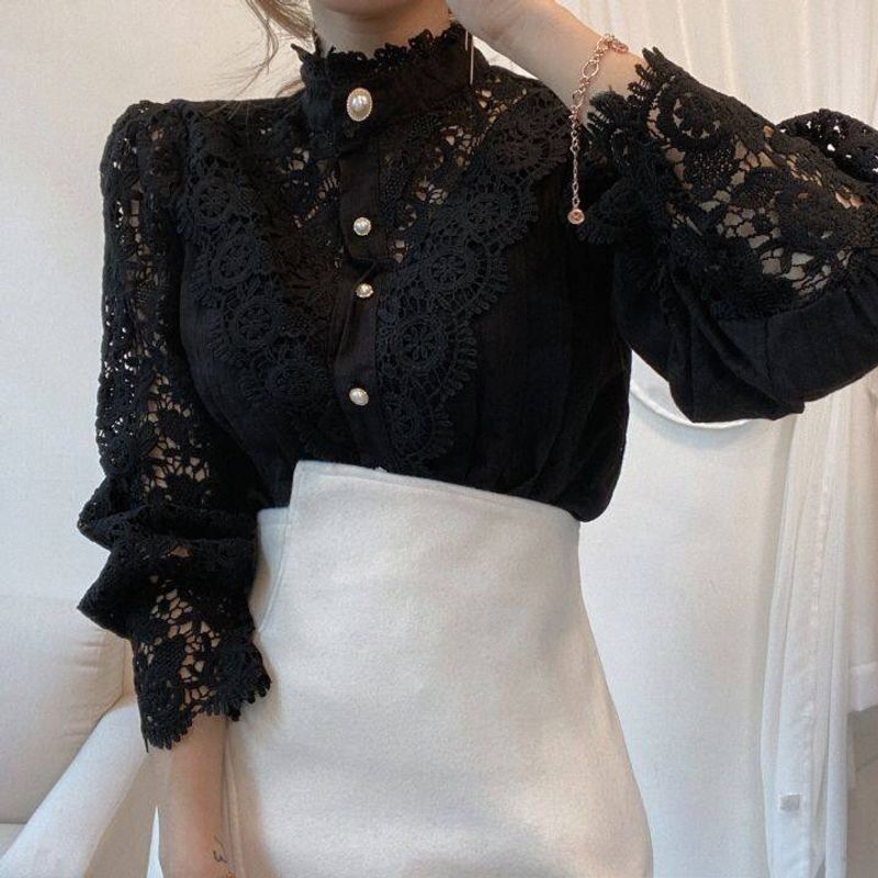 Camicia da donna con colletto alla coreana a maniche lunghe con bottoni larghi e chic in pizzo pesante con impunture a fiori cavi_voghion.com
