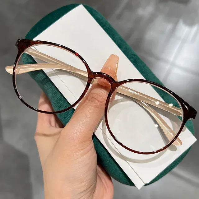 Neu eingetroffen Trendy runder Rahmen Blaulicht blockierende Minusbrille für Damen und Herren Transparente klassische verschreibungspflichtige Dioptrienbrille_voghion.com