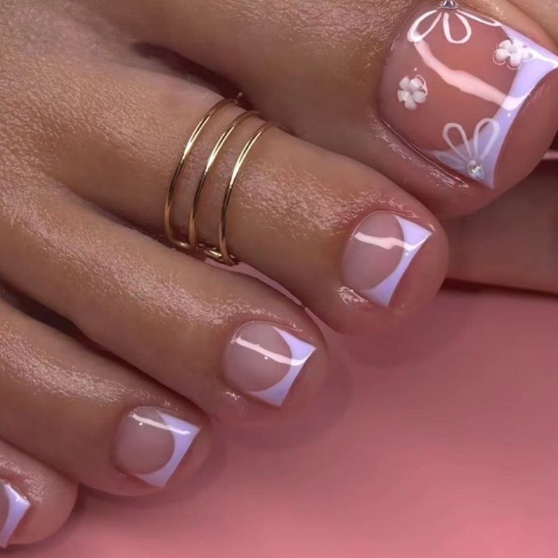 Short bright French toenail white flower fresh fashion Joker nail European and American foreign trade 24 pieces_voghion.com
