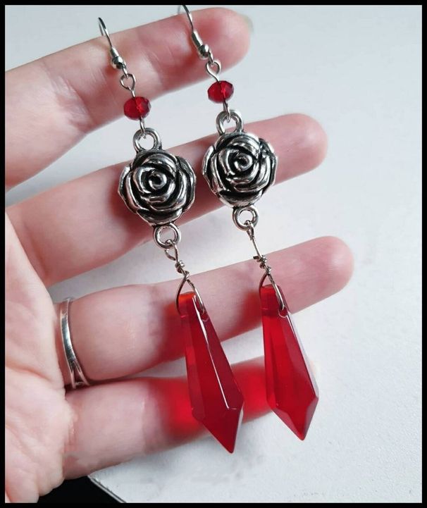 Elegant Gothic red rose glass crystal earrings_voghion.com