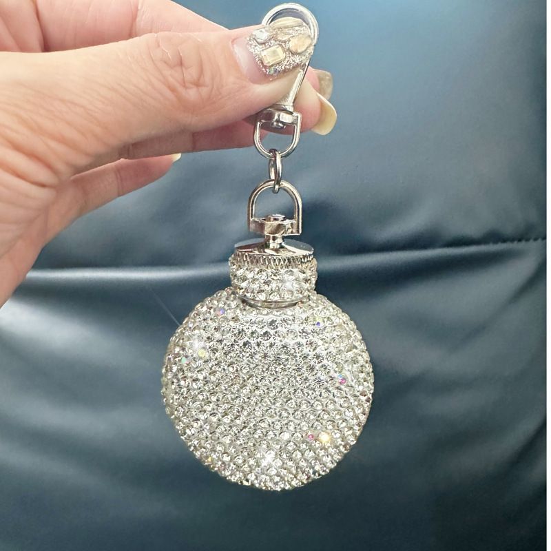 Luxury Diamond-Engraved 30ml Stainless Steel Hip Flask – Slim Portable Whiskey Flask With Secure Leakproof Cap (Elegant & Compact Design)_voghion.com