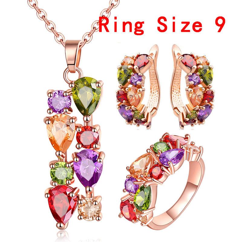 Dreier-Set mit Mona Lisa-Anhänger und bunten, glänzenden Zirkonia-Halsketten und Ringen_voghion.com