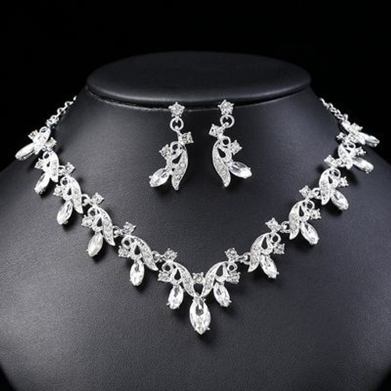 Korean bride necklace earring crystal short collarbone chain women's two-piece set fashion accessories princess style_voghion.com