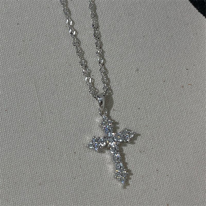 Light Luxury Ultra Shiny Cross Pendant Necklace For Women, Unique Design, Minimalist And Versatile, Elegant Collarbone_voghion.com