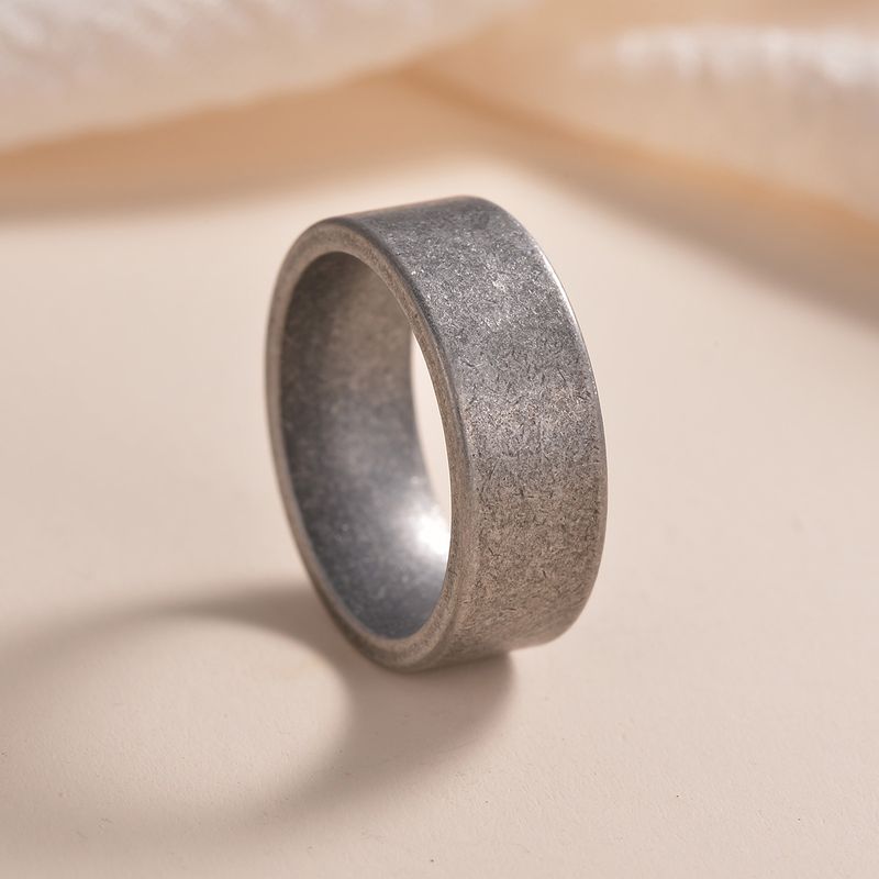 Anello in acciaio al titanio argento antico da uomo, stile moda 2025, larghezza 8 mm, taglia 7-13_voghion.com