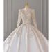 Elegante abito da sposa francese con maniche lunghe, scollo a V, abito da ballo in raso con dettagli in pizzo per la sposa_voghion.com