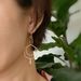 Dainty Dimensional Drop Earrings_voghion.com