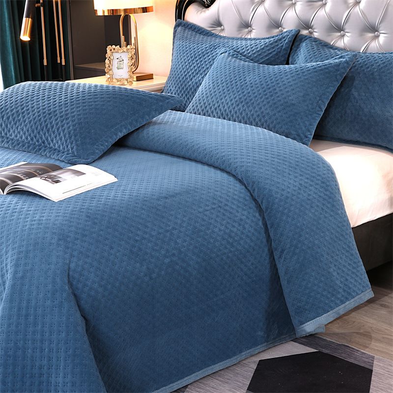Capa de cama acolchoada de veludo waffle com cor sólida e estampa de leite_voghion.com