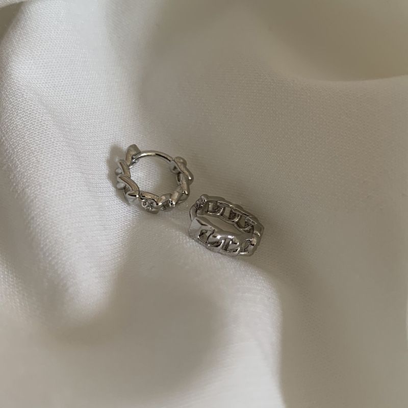 Orecchini a catena retrò con nicchia per donna, temperamento semplice e piccolo, orecchini in stile freddo, nuovi orecchini e orecchini alla moda 2023_voghion.com