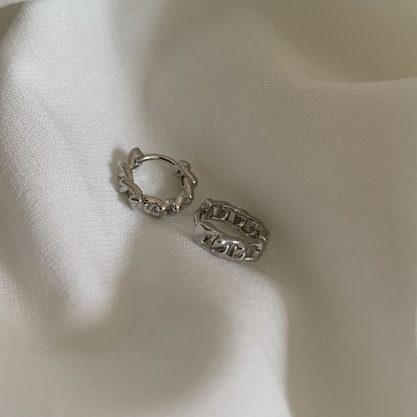 Orecchini a catena retrò con nicchia per donna, temperamento semplice e piccolo, orecchini in stile freddo, nuovi orecchini e orecchini alla moda 2023_voghion.com