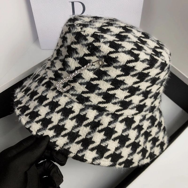 Herbst und Winter doppelter Wolleimerhut Vintage Hahnentritt-Beckenhut große Marken-Strassnadel-Freizeitmütze
_voghion.com
