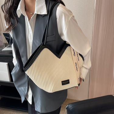 High-end texture bag 2023 new spring and summer shoulder bag women's large-capacity commuter bag fashion all-match tote bag_voghion.com