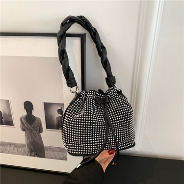 Beibei Shangpin 2024 new niche fashion hot diamond drawstring bucket bag, handheld single shoulder diagonal cross trend_voghion.com