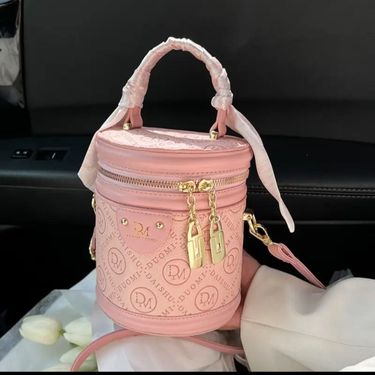 Women's 2024 Spring New High end and Small Stand Cylinder Handbag Water Bucket Versatile Crossbody Bag_voghion.com